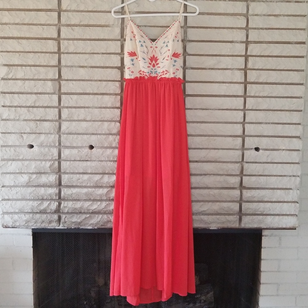 SOIEBLU cream and pink maxi with embroidery M